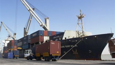 العراق: إخلاء أكثر من 3000 حاوية خطرة من المنافذ البحرية