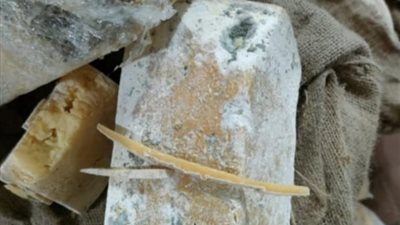 ضبط 4 أطنان جبن فاسده داخل ثلاجة بالقاهرة