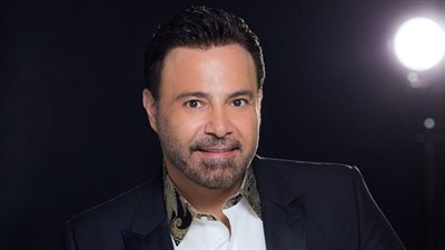 عاصي الحلاني يغني في حفل زفاف ابنة المنتج جمال سنان