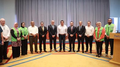 وزيرالصحةيشهد انطلاق حملةلتطعيم العاملين بالفنادق ضدالالتهاب الكبدي