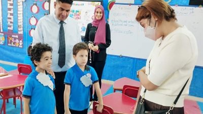مدير تعليم العبور يواصل متابعة سير العملية التعليمية بمدارس الإدارة