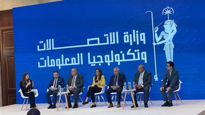 احمد بدوي يشارك فى جلسة 