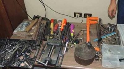 داخل منزل الزوجية ورشة لتصنيع الاسلحة بأسيوط