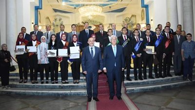 قوات الدفاع الشعبى والعسكرى تكرم أوائل خريجى الجامعات المصرية