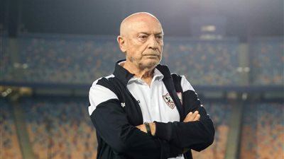 فيريرا يلقى محاضرة فنية على اللاعبين استعدادا للسوبر
