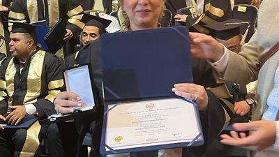 الماجستير بامتياز ومرتبة الشرف في ادارة الاعمال .. لايمان صبري