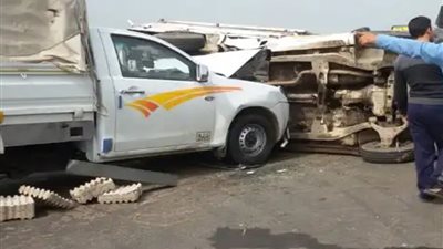 إصابة 4 بكدمات وكسور فى حادث تصادم بين سيارتين ربع نقل بالغربية