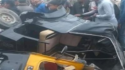 مصرع شاب وربة منزل في تصادم توك توك ولودر بالمنيا