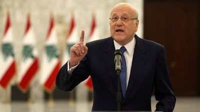 رئيس الحكومة اللبنانية يباشر عمله ويلتقي قائد الجيش