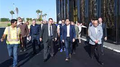 قمة المناخ.. الآلاف من مصابيح الإضاءة المُوفرة للطاقة داخل مطار شرم الشيخ