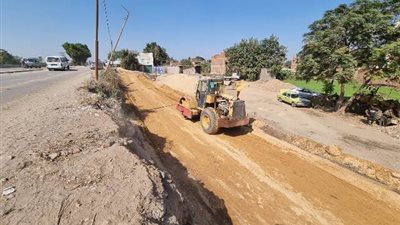 محافظ الجيزة يتابع جهود تطوير ورصف طرق طراد النيل