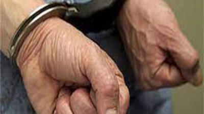 لتجديد إجازته بالخارج.. القبض على شخص زور عقد عمل لشقيقه