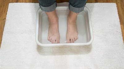 طرق منزلية لعلاج ألم القدمين من الوقوف