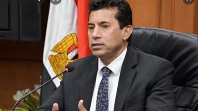 صبحى يوجه بتوفير الاحتياجات الطبية المطلوبة لناشىء غزل المحلة