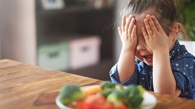 احذري هذه الأطعمة تضراطفالك