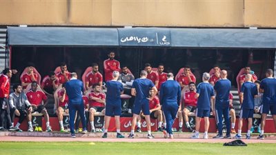 كولر يعقد محاضرة مع لاعبى الاهلى قبل المران الجماعى