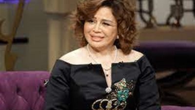 أول تعليق من الهام شاهين عن حصولها على لقب سفيرة الفن العربى