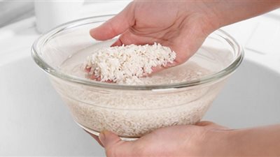 فوائد وطريقة استخدام ماء الأرز لغسل الشعر