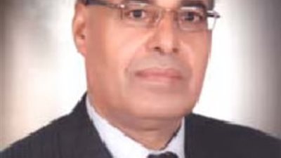 المنشاوى يهنئ 3 باحثين من أبناء الجامعة لفوز مشاريعهم البحثية