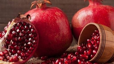 الرمان سلاحك المناعي الفعال لمقاومة أمراض الخريف.. اكتشف معنا فوائده