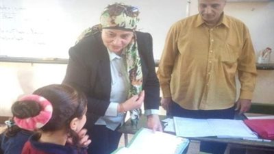 مدير تعليم القليوبية توجه بضرورة تفعيل المبادرات والأنشطة