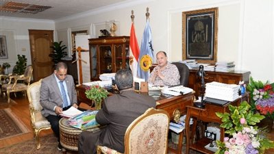 محافظ أسيوط يعتمد نتيجة مسابقة اختيار القيادات الوسطى 2022- 2023
