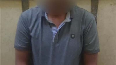 القبض على عاطل انتحل صفة موظف للحصول على أموال من أصحاب المحال بالزي
