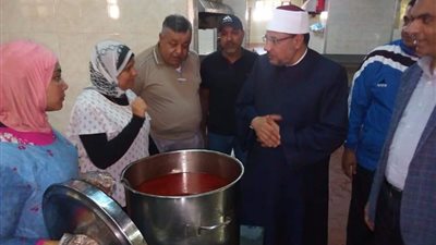 نائب رئيس جامعة الأزهر يتفقد المطبخ والمدينة الجامعية بأسيوط..صور