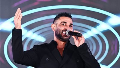 أحمد سعد يشعل العاصمة الإدارية بـ حفل عالمي (صور)