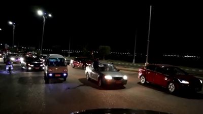 شاهد.. مسيرات بالسيارات والأعلام في شوارع القاهرة لتأييد الرئيس السيسى