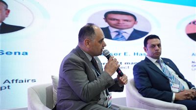 أبوسنةيشارك في جلسةالحدمن استخدام الأكياس البلاستيكيةأحاديةالاستخدام