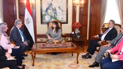 الهجرة تلتقي نظيريها اليوناني والقبرصي في إطار مبادرة 