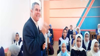 وكيل تعليم القليوبية يشدد على ضرورة الالتزام والانضباط داخل المدارس