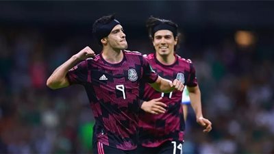 أوتشوا وخيمينيز يزينان قائمة المكسيك فى كأس العالم