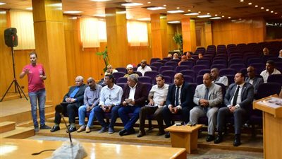 محافظ الاقصر يتلقى شكاوى المواطنين فى اليوم المفتوح