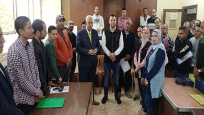 القوى العاملة: تحرير عقود عمل للشباب بأسيوط.. صور