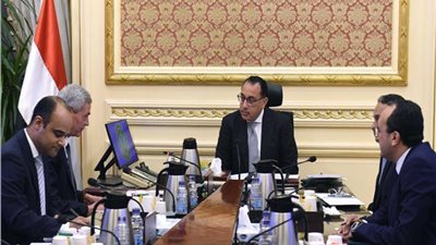 رئيس الوزراء يتابع عدد من ملفات عمل هيئة الشراء الموحد