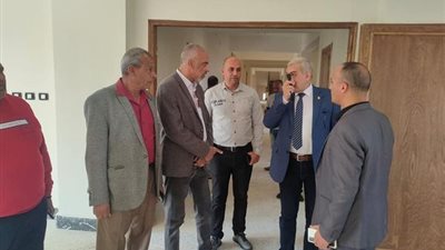 مدير تعليم الإسماعيلية يتفقد تشطيبات مبنى إدارة القنطرة غرب .صور