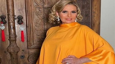 يسرا باطلالة كاجوال تخطف قلوب جمهورها