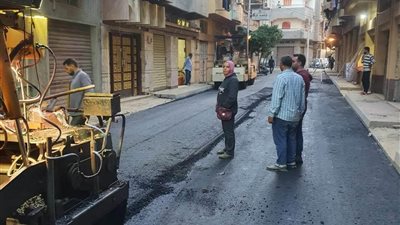 محافظ دمياط تطالب بالإلتزام بالجدول الزمني للمشروعات الرصف بالأسفلت