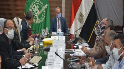 محافظ القليوبية يناقش تحديث الأحوزة العمرانية بكفر شكر وقليوب