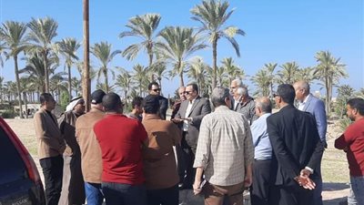 نائب المحافظ يتابع العمل فى محاور الطرق بالشيخ زويد