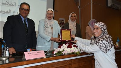 ألسن عين شمس تنظم إحتفالية حول إنجازات مشروع محو الأمية
