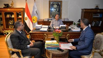 محافظ أسيوط يعتمد نتيجة اختيار القيادات بمديرية التربية والتعليم