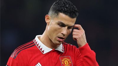 بعد هجوم رونالدو.. مالك مانشستر يونايتد يعلق على أزمة 