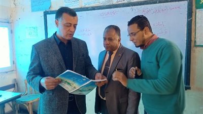 وكيل وزارة التعليم يتفقد مدرسة البقيلى الابتدائية بنجع حمادى