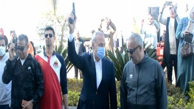 محافظ القليوبية يشارك مسيرة الشباب والرياضة لمناهضة العنف ضد المرأة