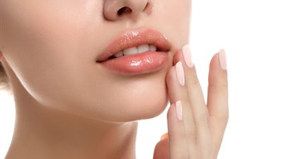 مقشر للشفاه الجافة على طريقة كرديشيان