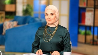 منى عبد الغنى : 