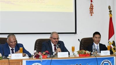 رئيس جامعة القناة ضيف الصالون الثقافي لمعهد كونفوشيوس.صور